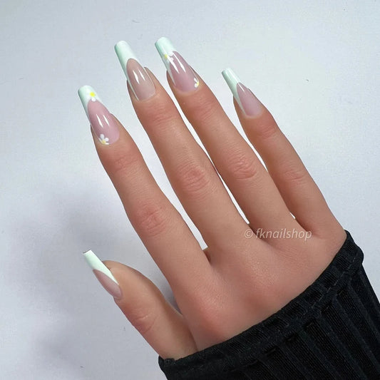 Daisy in Mint Light Green Pastel French Tip